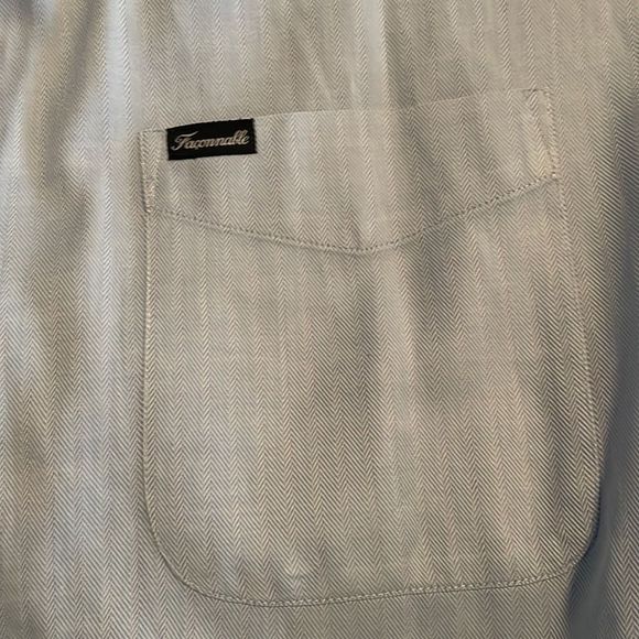 Nwot faconnable blue button down shirt, size large - Picture 2 of 8